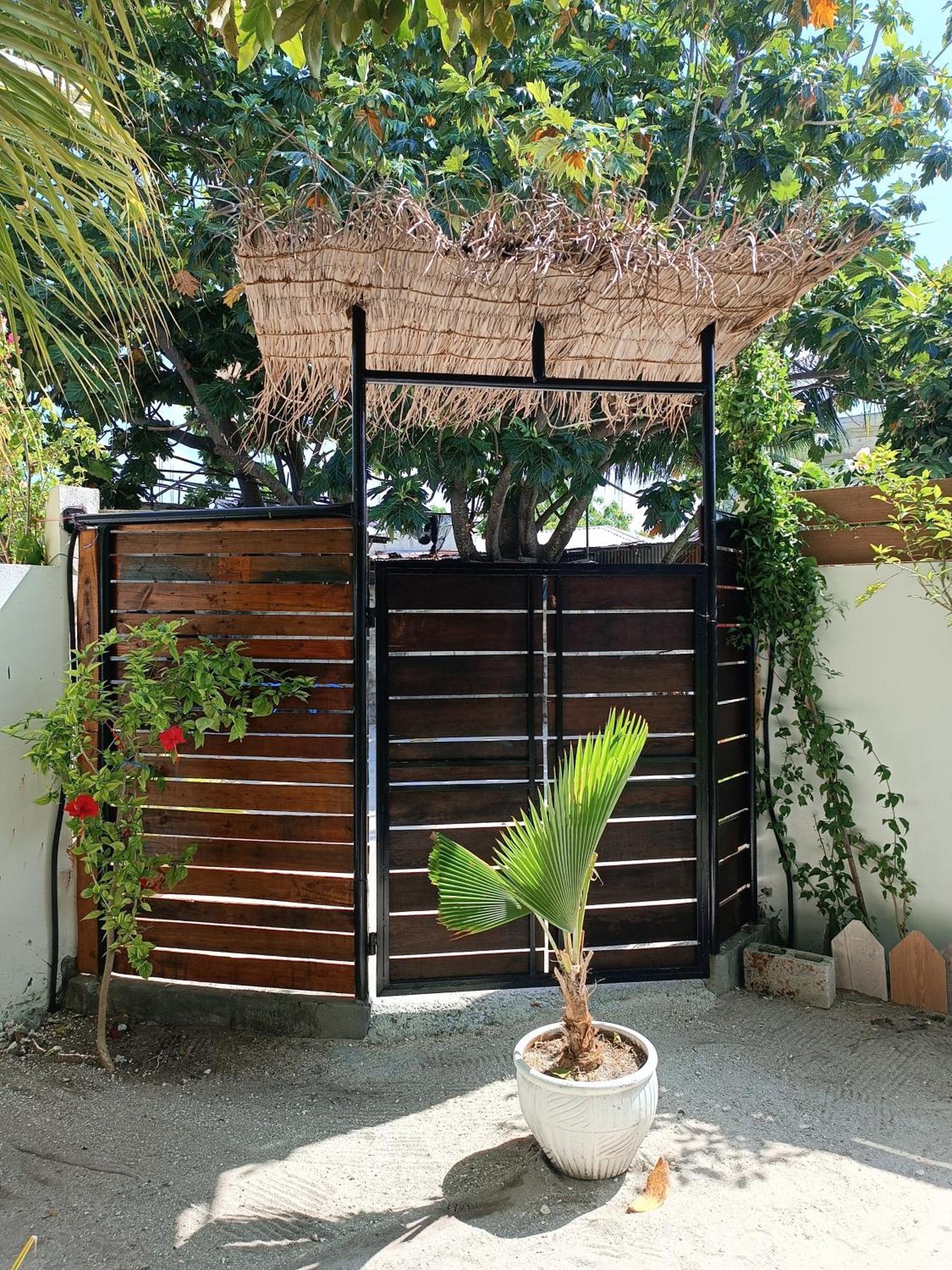 Manta Sky Inn Dharavandhoo Exterior foto